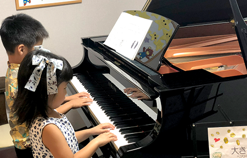 ○ピアノ演奏クラス（5歳〜）